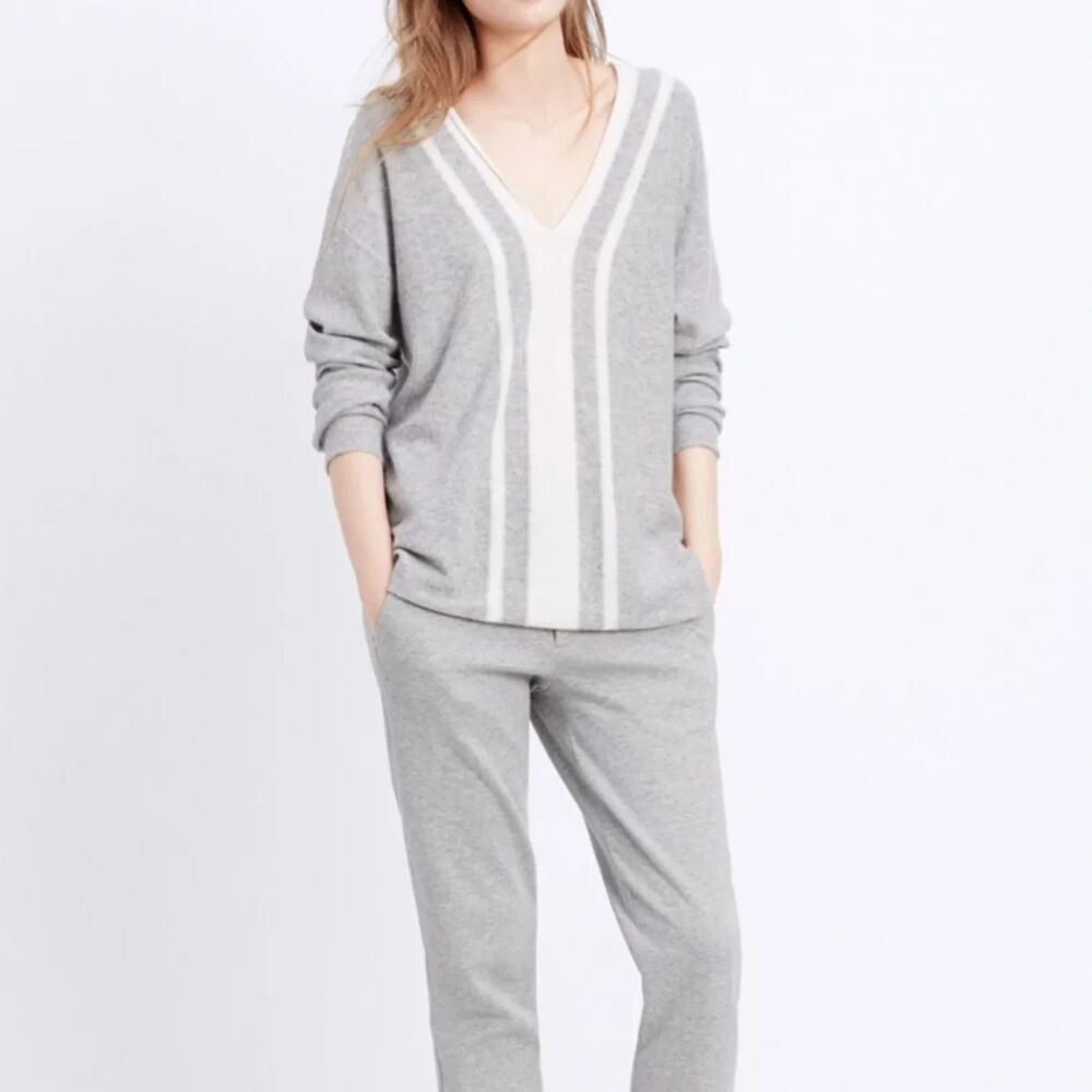 Vince 100% Cashmere V Neck Sweater Grey Cream Long Sleeve S